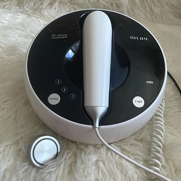 MLAY Radio Frequency Skin Tightening Machine - Picture 1 of 16